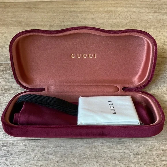 Gucci Case - Picture 1 of 6